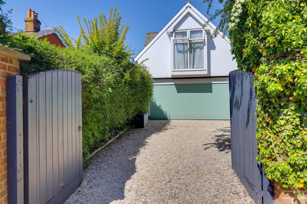 House in South Oxfordshire, Sonning Common - More