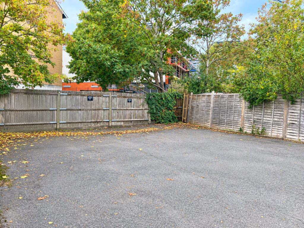 Apartment in Bromley - More
