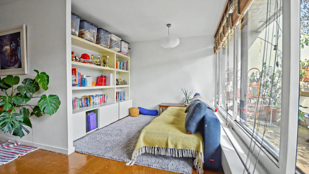 Apartment in London - View 3