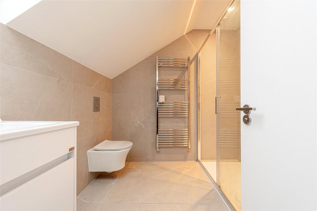 Apartment in London - View 5