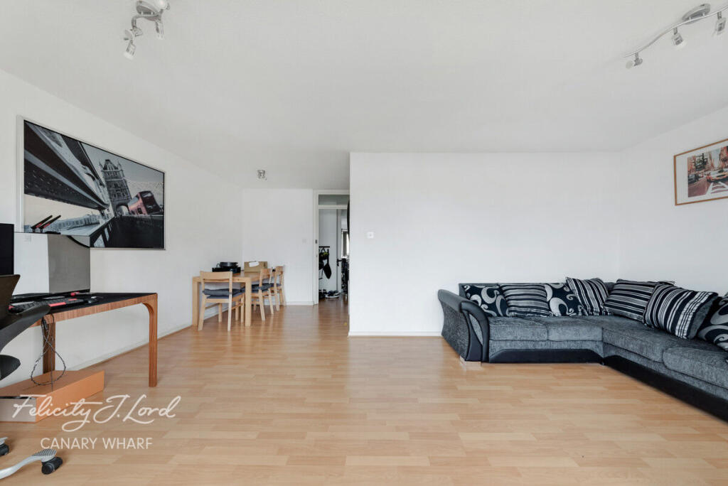 Apartment in London - More