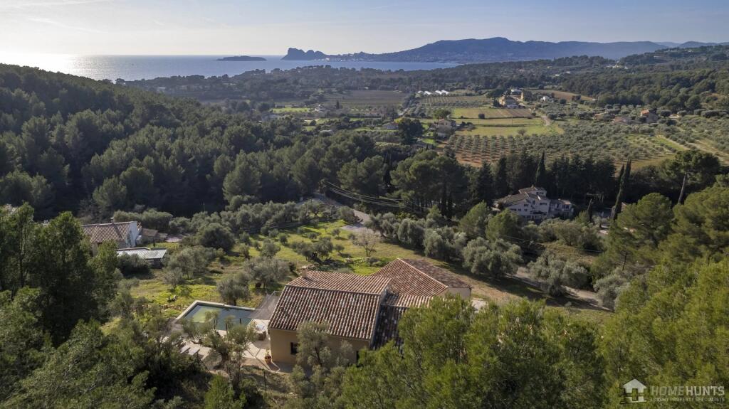 Main image of property: Provence-Alps-Cote d`Azur, Bouches-du-Rhône, La Ciotat