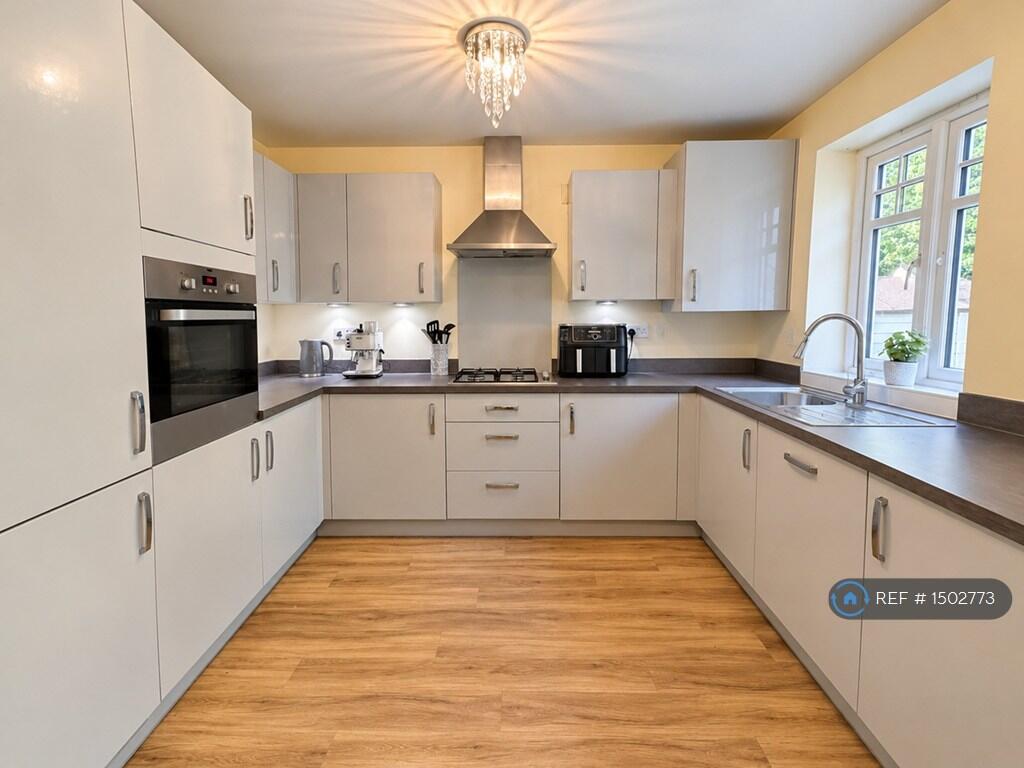 House in Tarporley - View 5