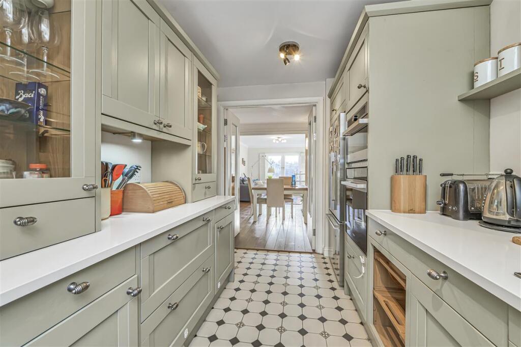 Apartment in London - More
