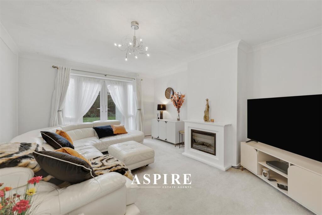 Main image of property: ***Fully Refurbished*** Tangham Walk, Basildon