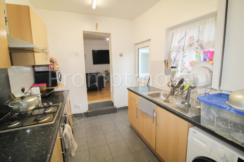 House in Luton - View 3