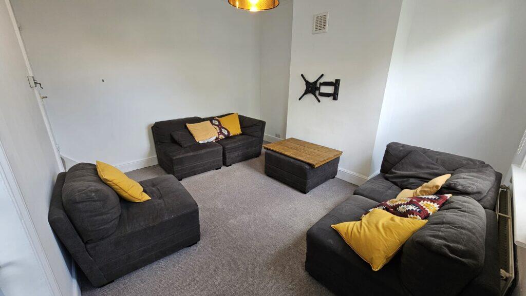 Church Street, Kirkstall, Leeds, LS5 3HZ - View 2