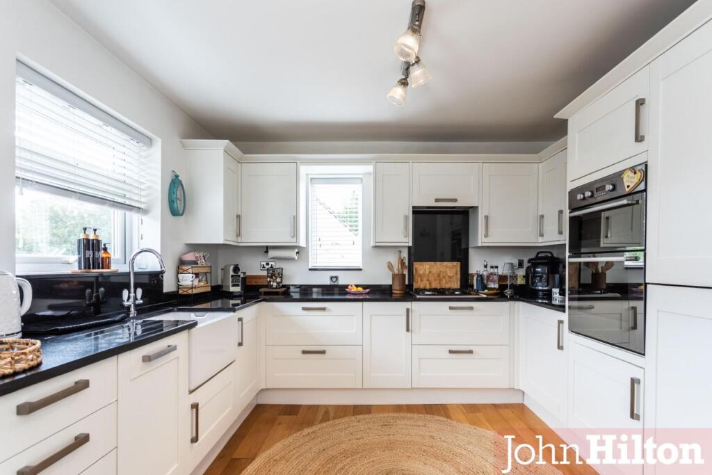 House in Brighton, Bevendean - More