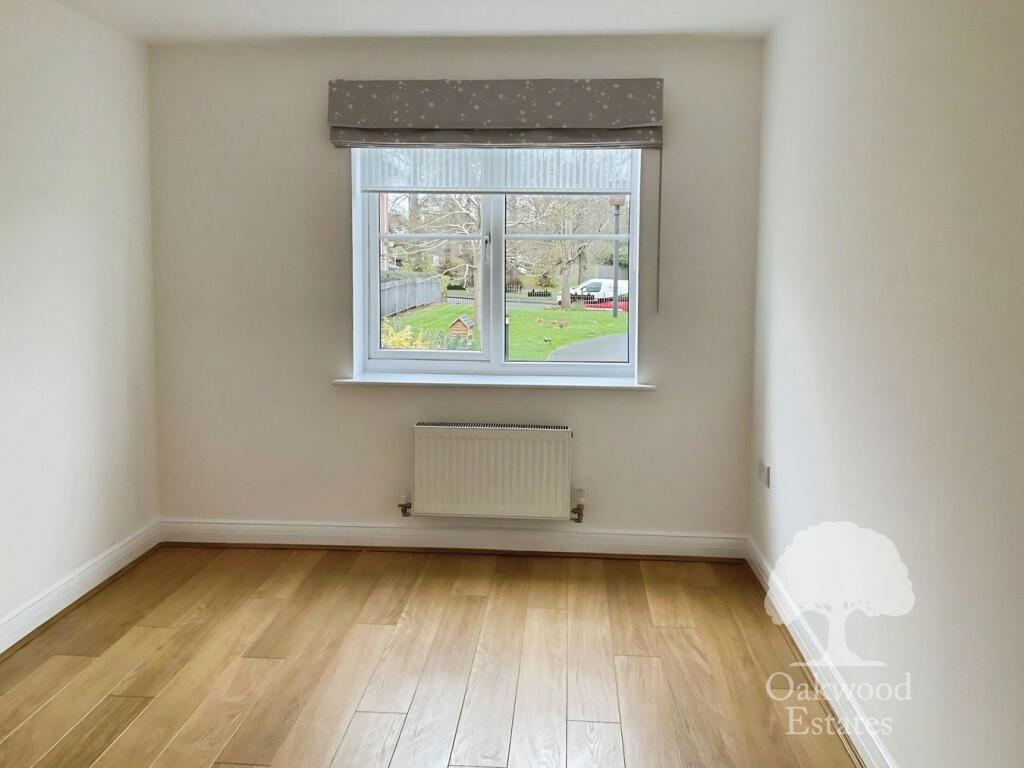 Apartment in Slough - More