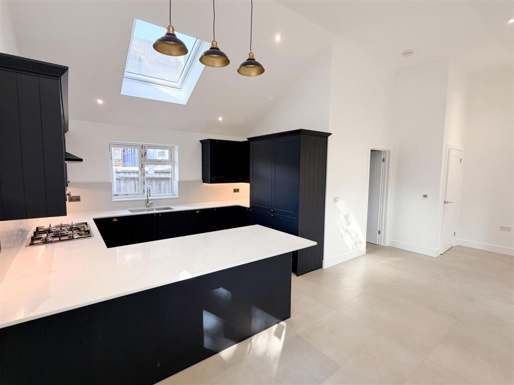 House in Rushmoor, Cove West Heath, The Crescent - More