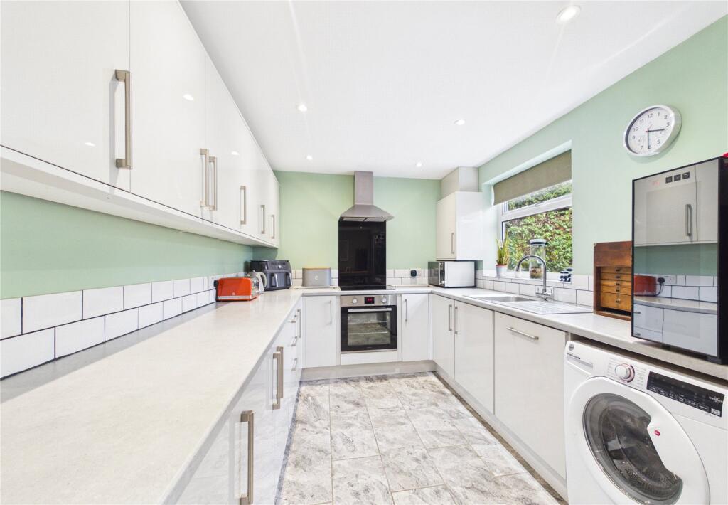 Curlew Drive, Tilehurst, Reading, Berkshire, RG31 photo 3