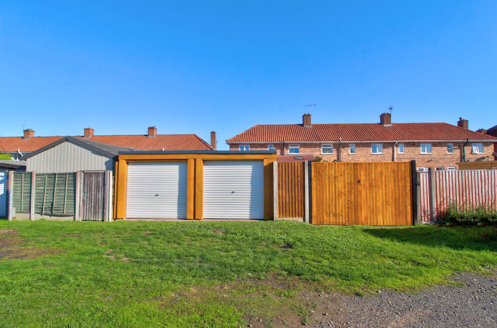 3-bed terraced on Garland Road, Stourport-on-severn, DY13, £280,000