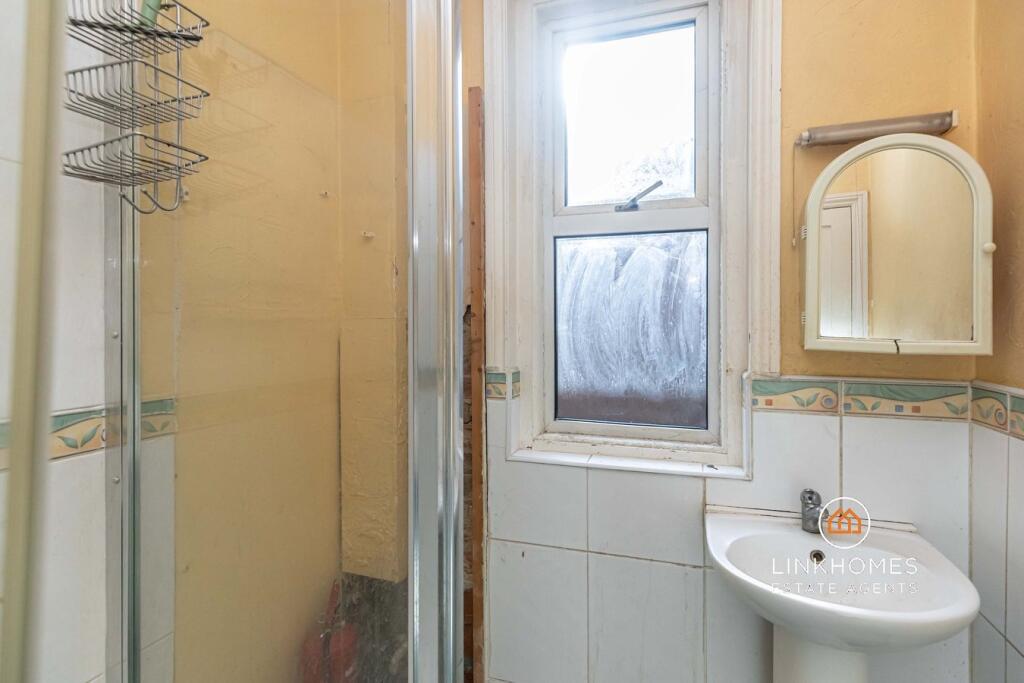 Stanfield Road, Bournemouth, BH9 - More