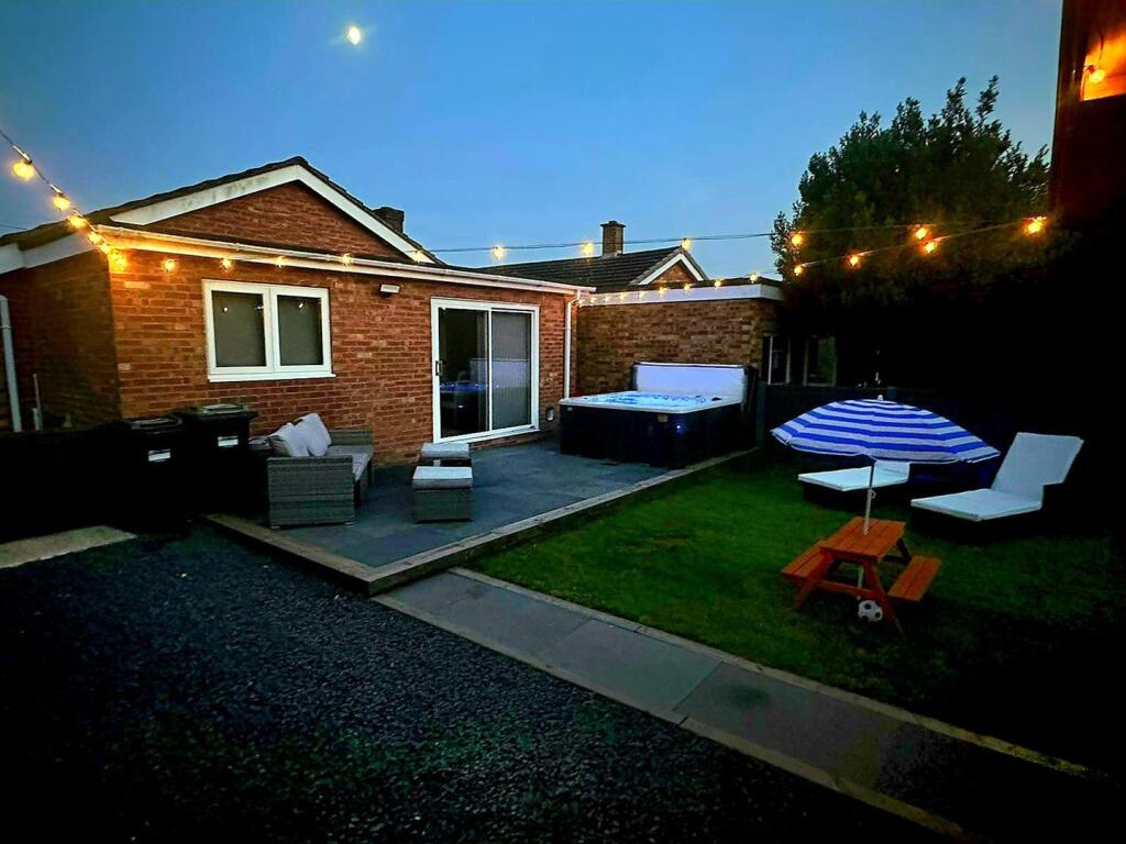 Main image of property: Linda Road, Fawley, Southampton