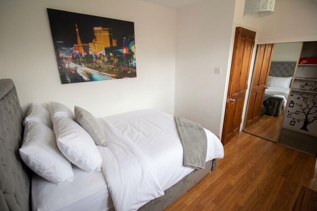 Cumbrian Way, Uxbridge, UB8 - More