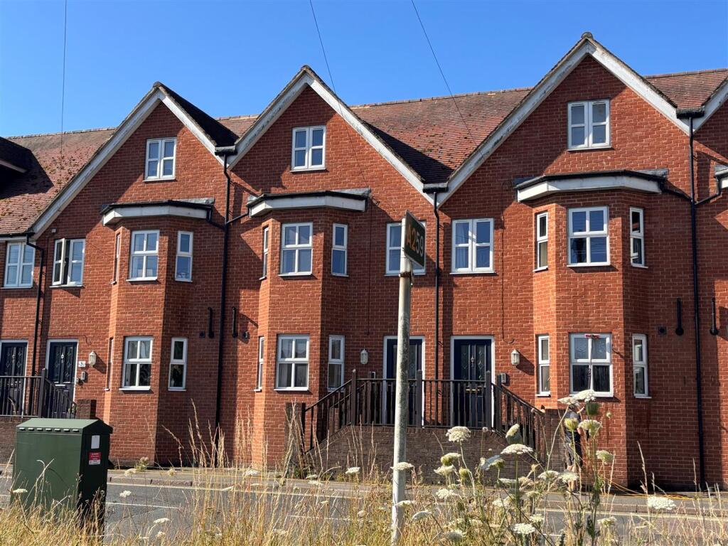 Main image of property: Winchelsea Road, Rye