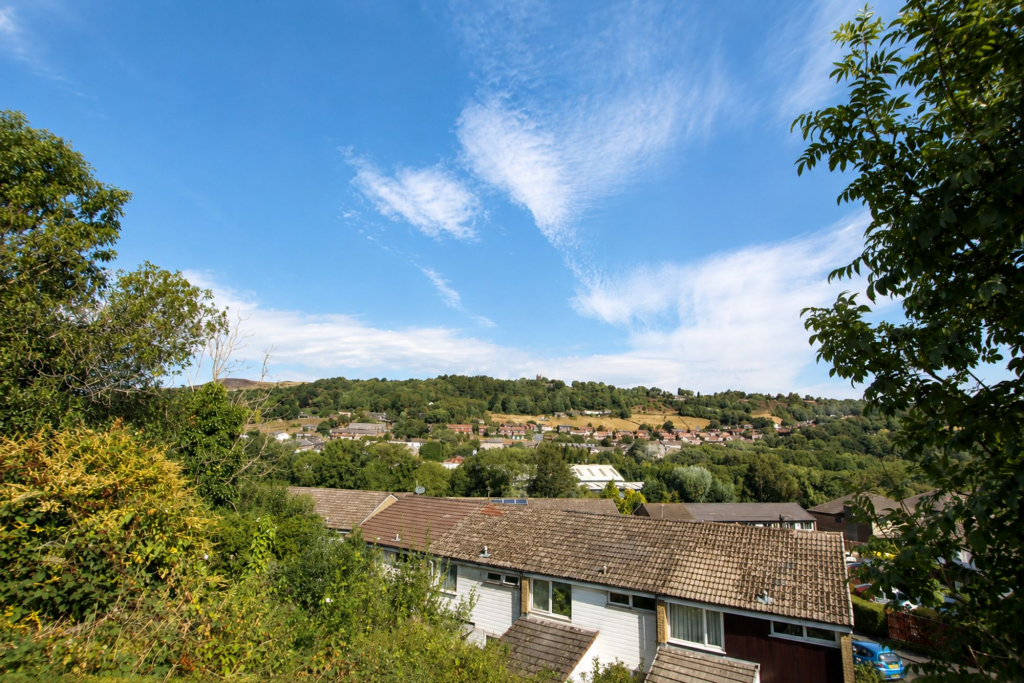 House in Oldham - View 4