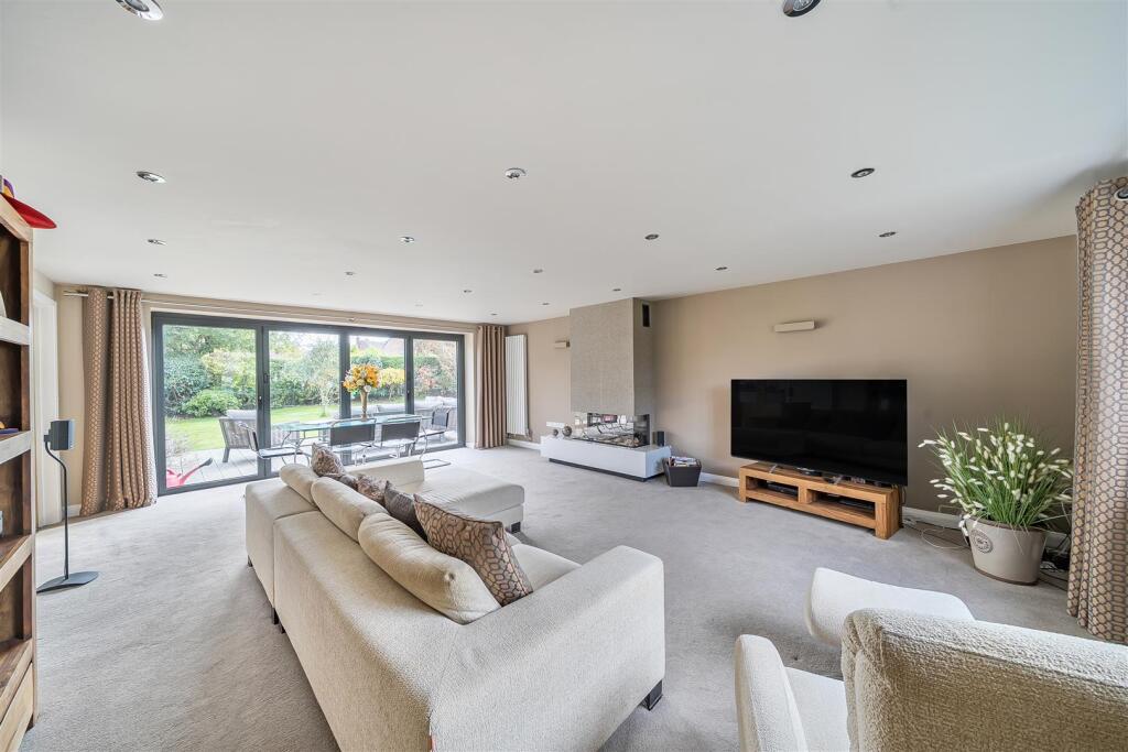House in Dorchester, Dorset - View 2
