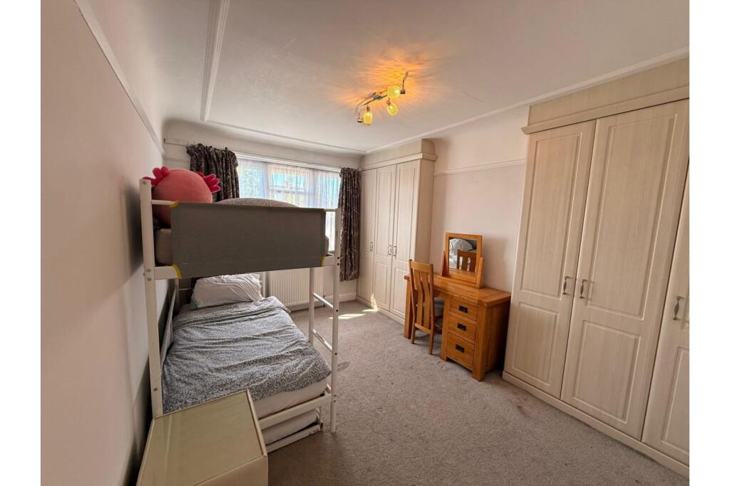 House in Harrow - View 5