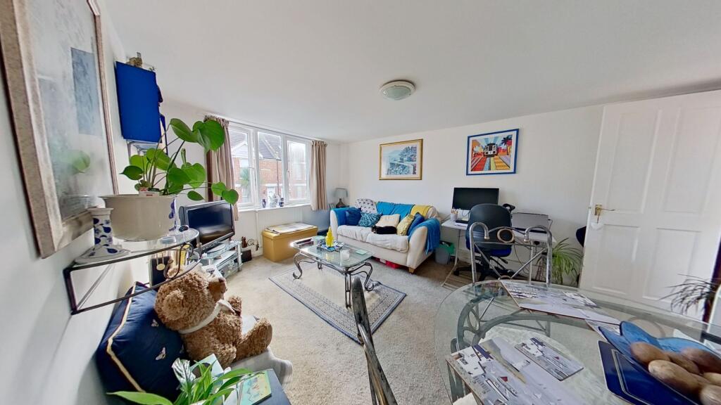 House in Canterbury - View 2