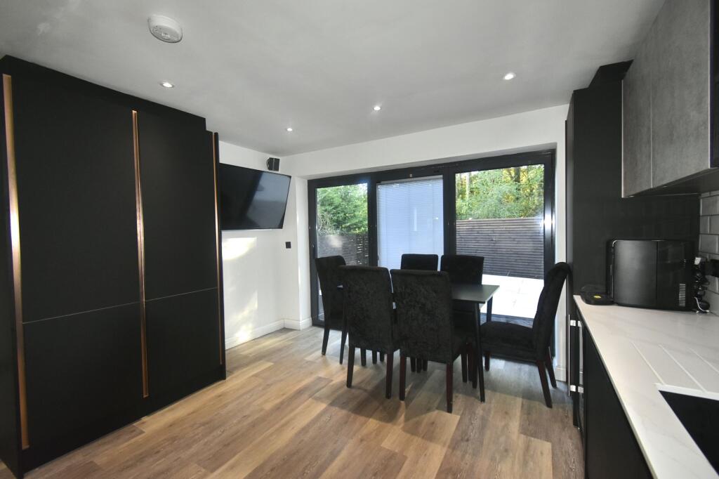 House in High Peak, Whaley Bridge - View 5
