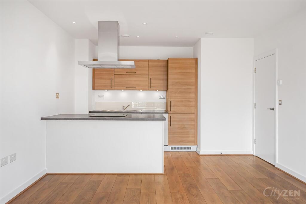 Apartment in London, Bromley-by-Bow, Poplar - View 3