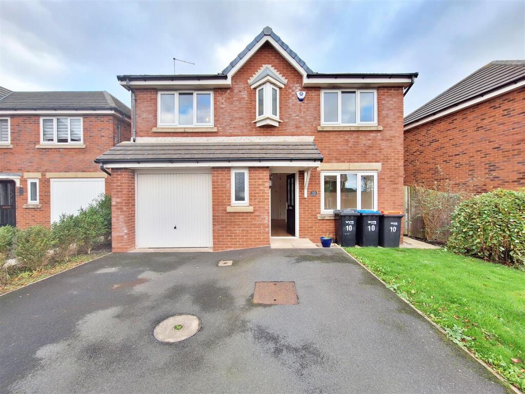 4-bed detached on Benedict Drive, Blackpool, £280,000