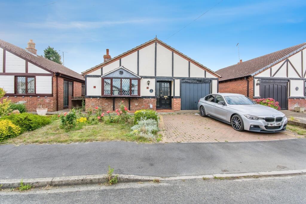 2-bed bungalow on Carlton Close, Leverington, Wisbech, £220,000