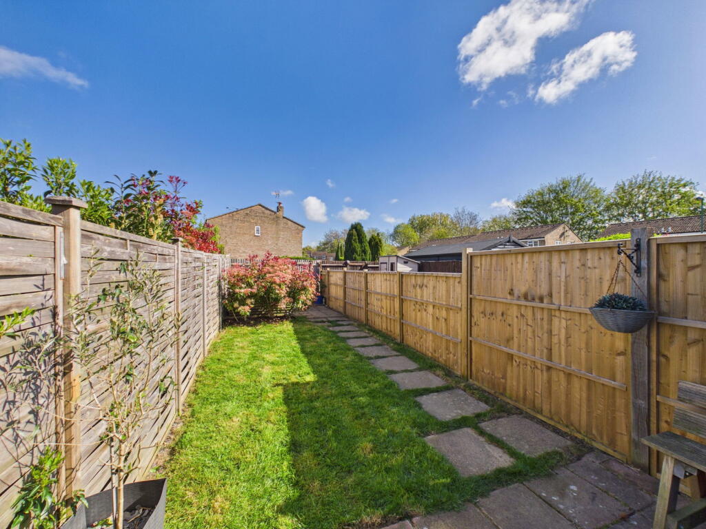 Ridgehurst Drive, Horsham - View 6