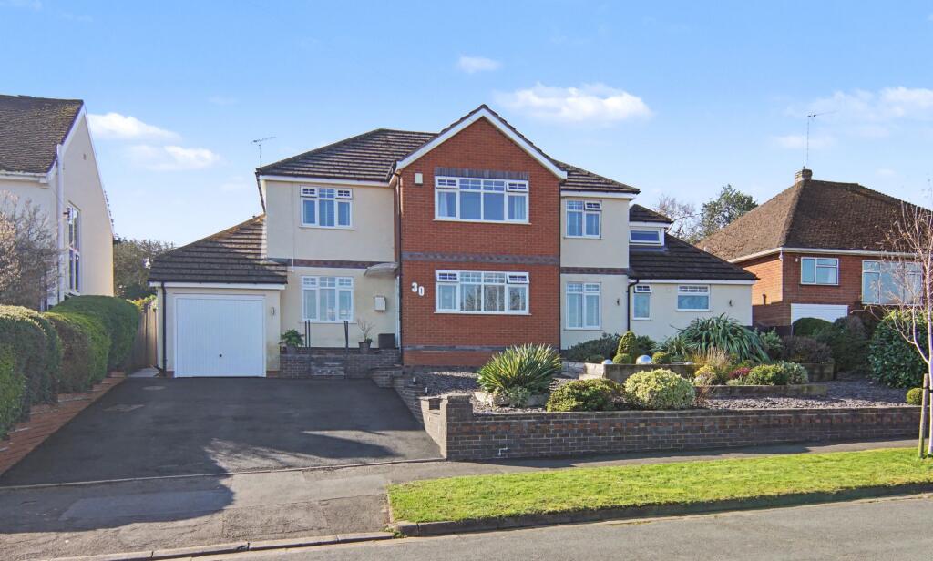 5-bed detached on Highland Road, Kenilworth, CV8, £850,000