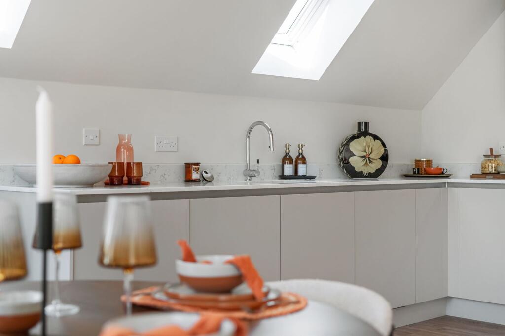 Apartment in Kingston upon Thames - More