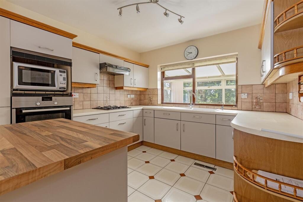 Mill Crescent, Wingerworth, Chesterfield photo 2