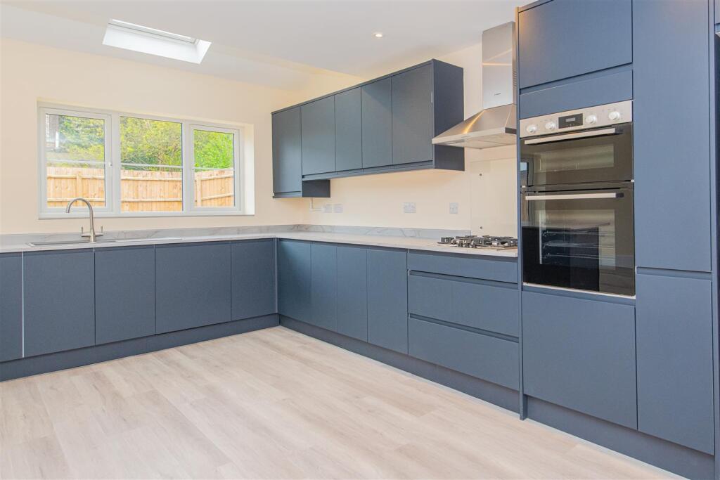 House in Kettering, Brambleside - View 3