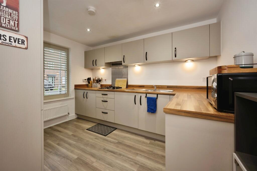 Albatros Lane, Weston Turville, Aylesbury photo 3