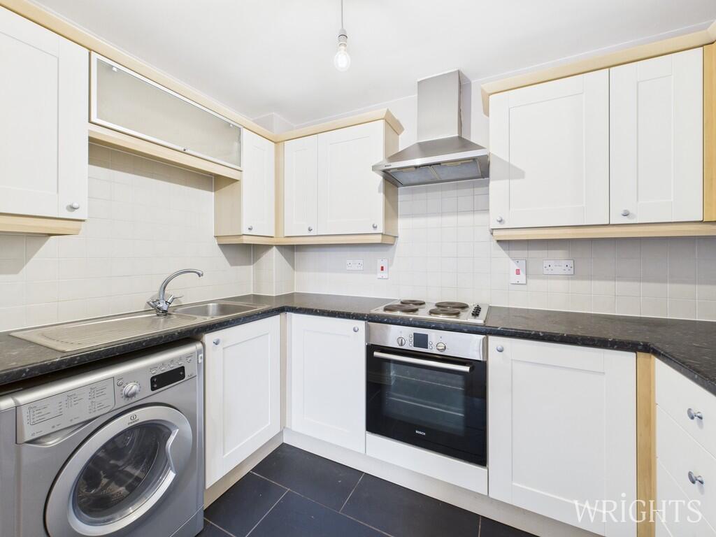 Apartment in Stevenage, Hertfordshire - View 4