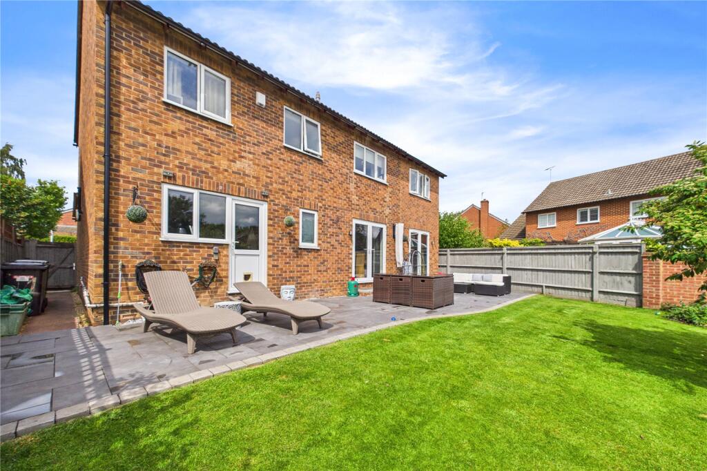 5-bed detached on Charrington Road, Calcot, Reading, Berkshire, RG31, £625,000