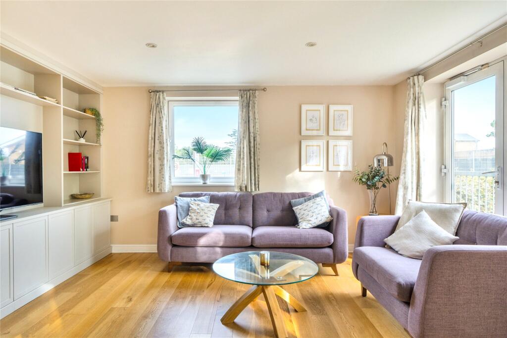 Apartment in London, Surbiton - More