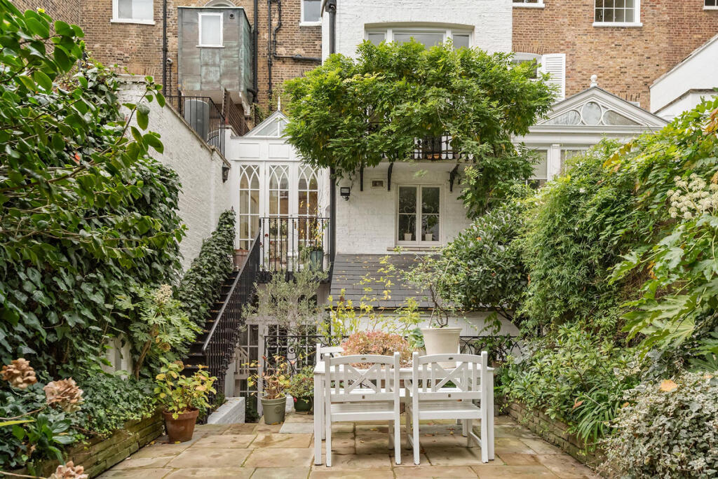 House in London - View 3