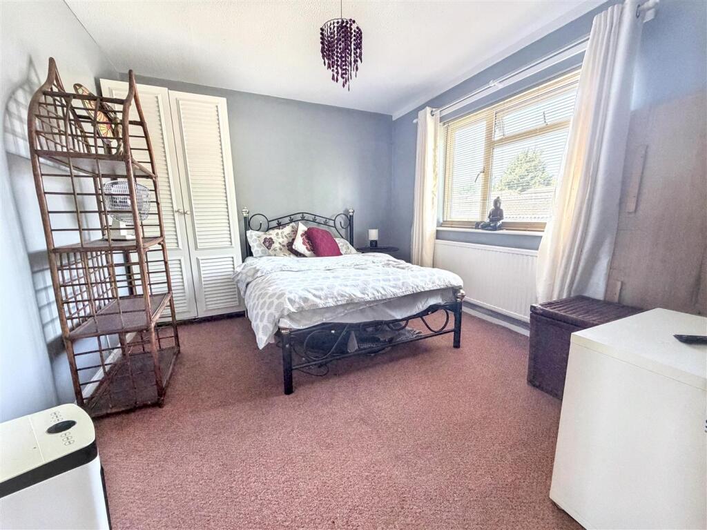 House in Milton Keynes, Stacey Bushes, Wolverton and Greenleys - View 5