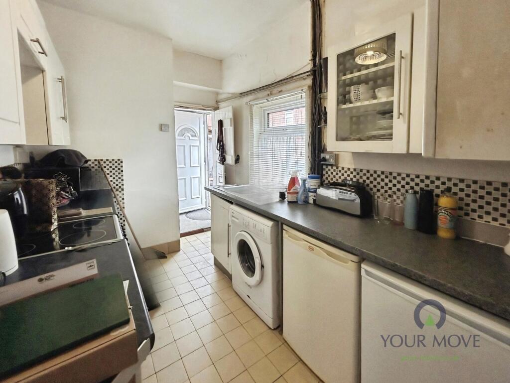 House in Stoke-on-Trent - More