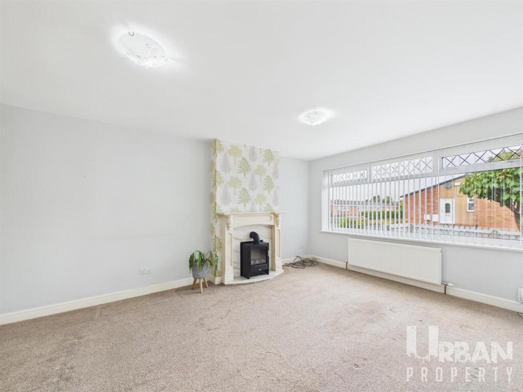 House in Hull - View 4