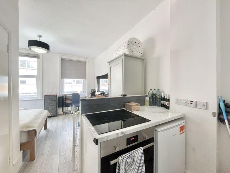 Studio flat for rent
