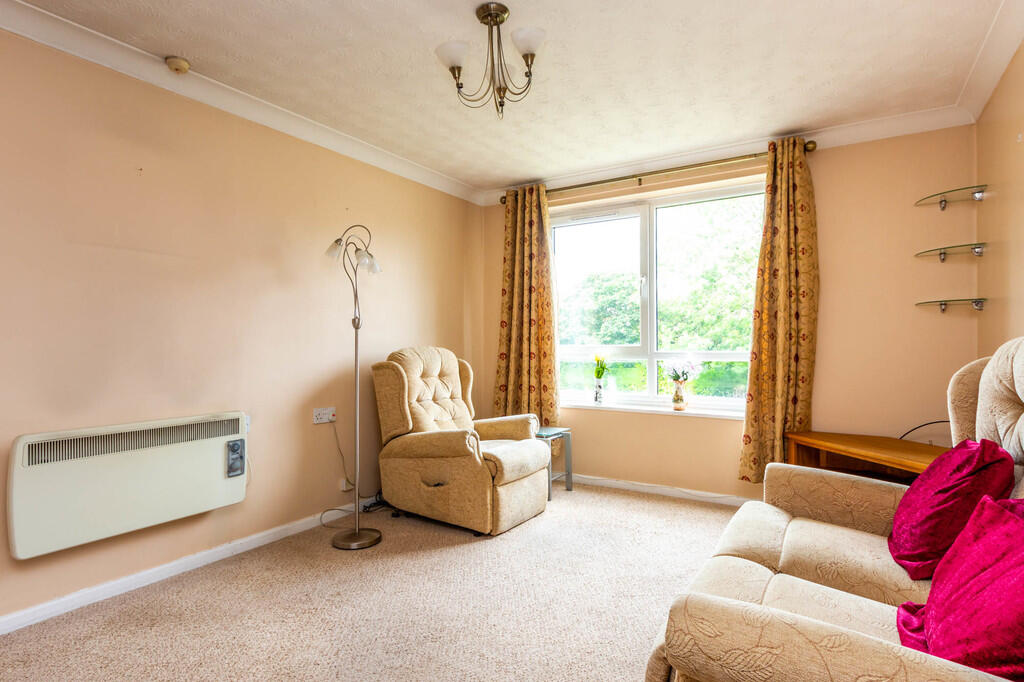 Apartment in Rushden, North Northamptonshire - View 4