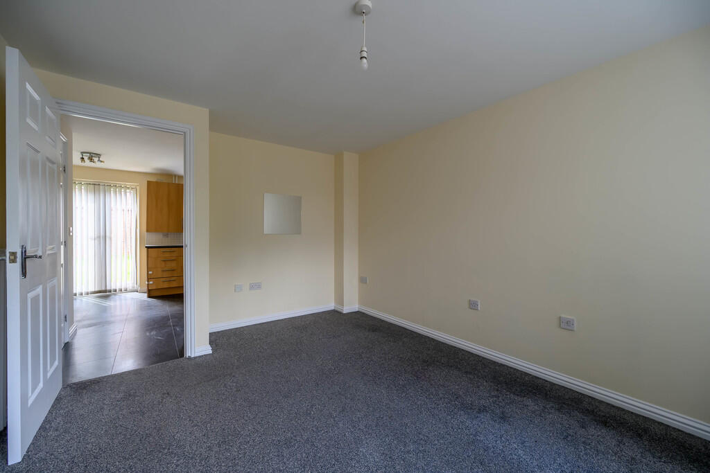 House in Nottingham, Dovedale Estate, Long Eaton - View 4