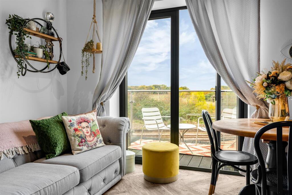 Additional image 4 of Green Close, Brookmans Park, Hatfield