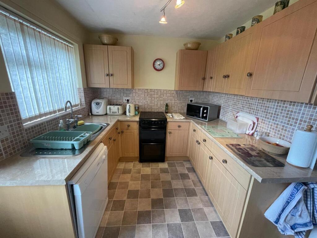 8 Millfield Crescent, Northallerton photo 3