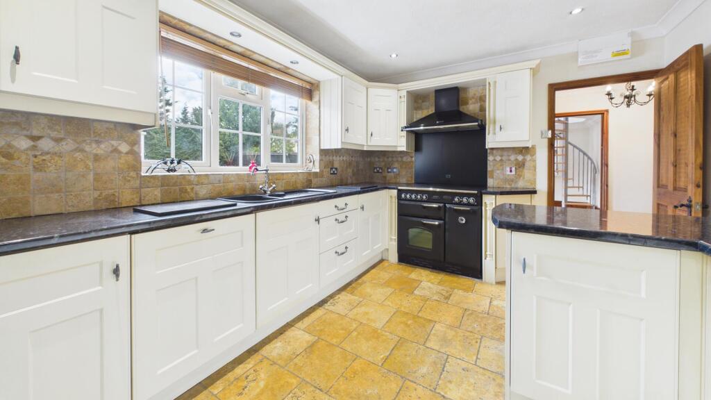 House in South Kesteven, Deeping St. James - View 3