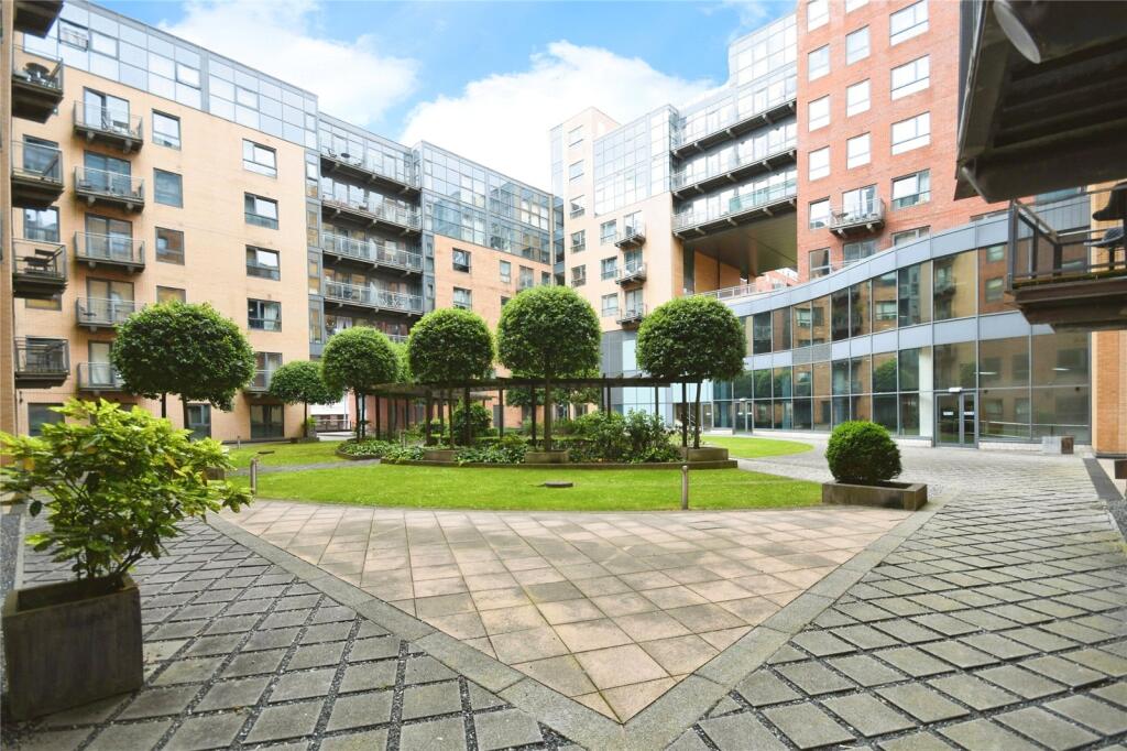 Apartment in Sheffield, South Yorkshire - More