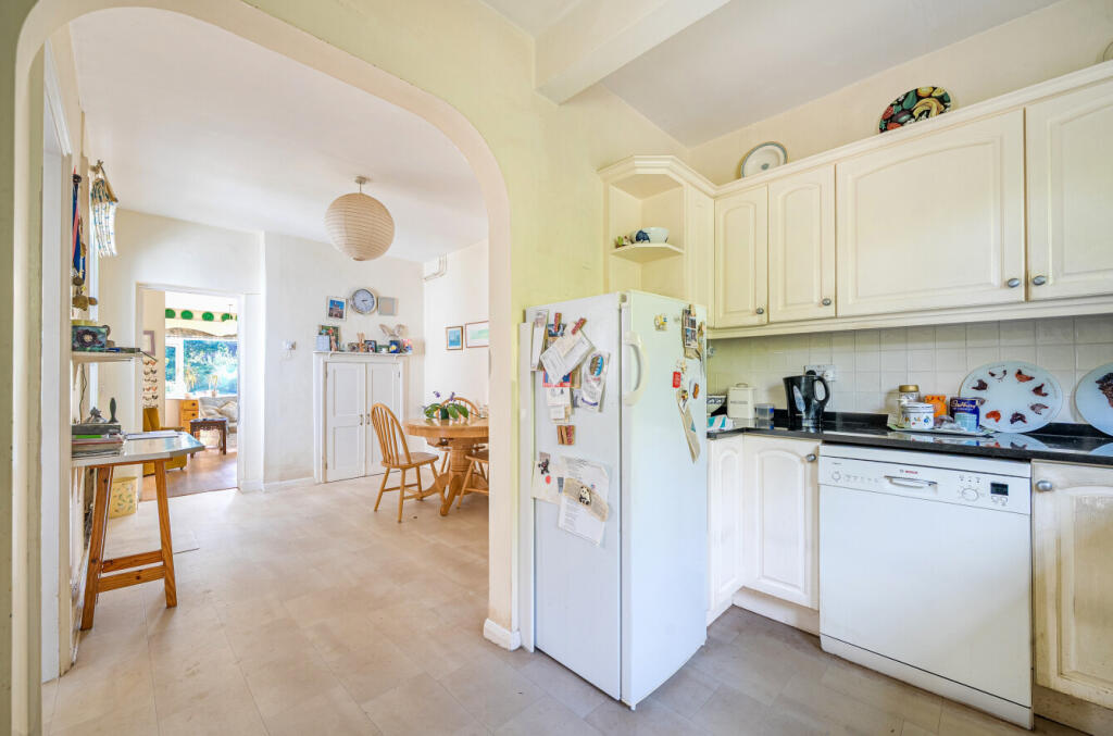 Ramsden Road, Godalming, Surrey, GU7 - View 5