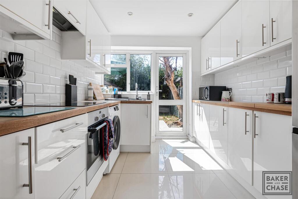 Apartment in Enfield - View 5